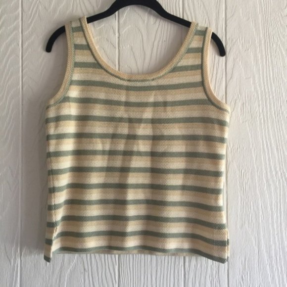 ST. John Top - Picture 4 of 6